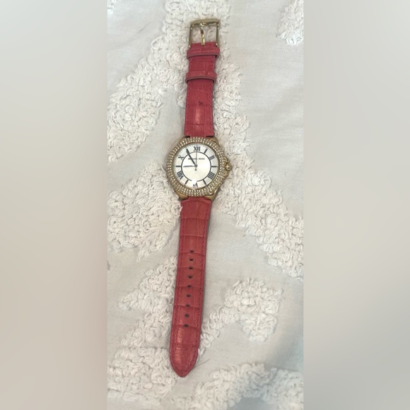 Michael Kors Camille
Women's Watch, Pink Leather Strap Gold & Crystal Bezel EUC - Picture 5 of 16